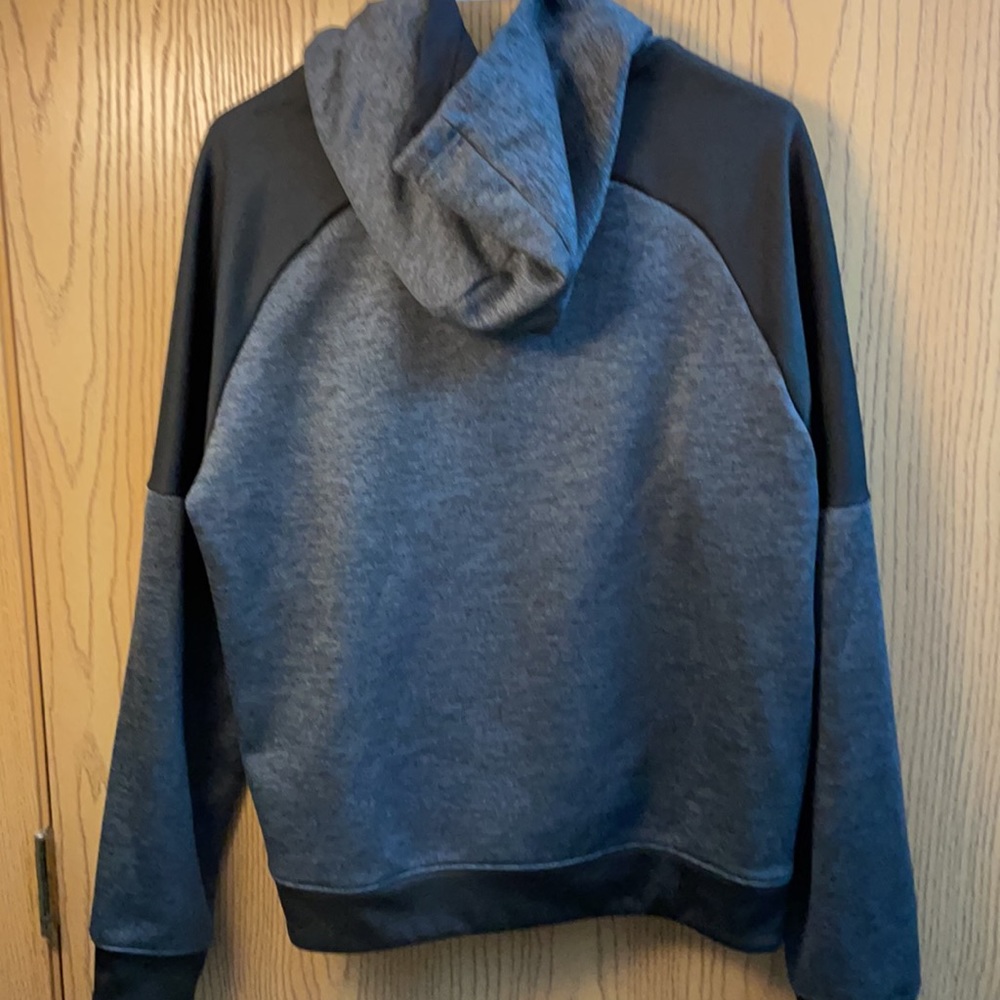 Adidas Sweatshirt Boys XL - Picture 4 of 5